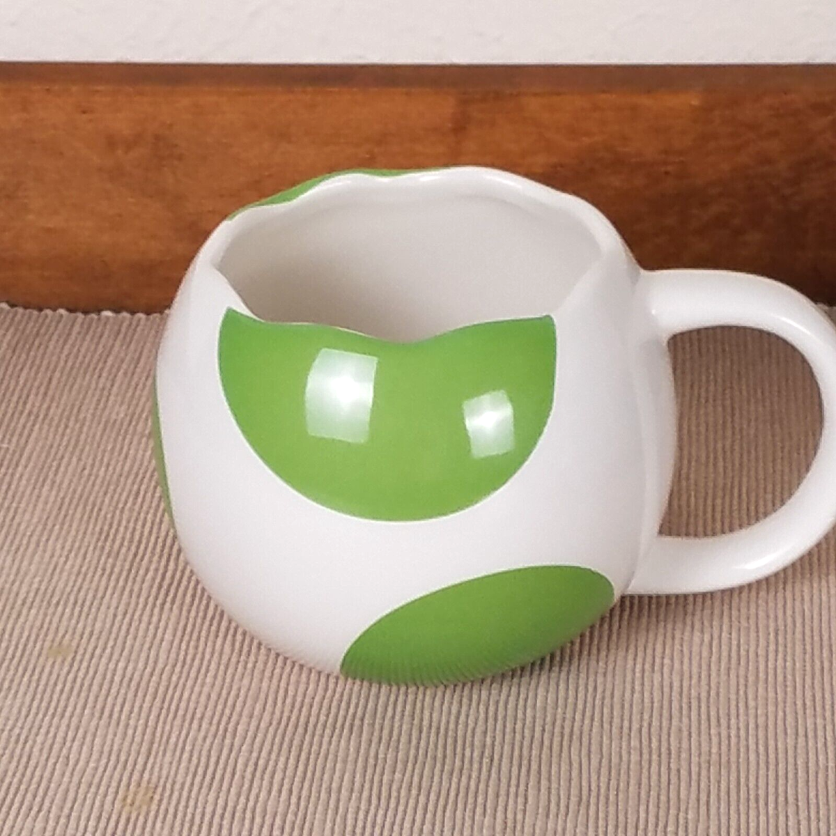 極美品 PADLLERS COFFEE miyoshi rug MUG CUP Super Nintendo Mario Yoshi Egg XL Mug Coffee Cup Soup by Paladone