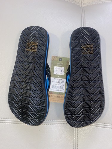 REEF Flip Flops AHI GLOW In Dark - Pirate Theme Black & Blue Youth Sz 4/5 - Picture 3 of 3