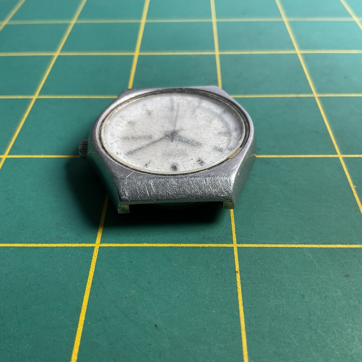 VINTAGE SEIKO QUARTZ SILVERWAVE 8229-6040 FOR PARTS OR REPAIR 