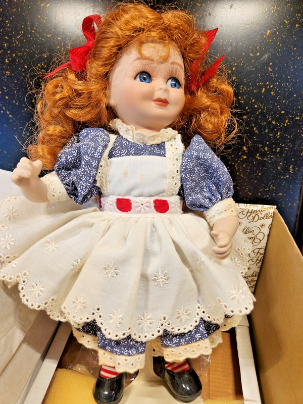 Franklin Mint Doll 75th Ann- Titled: Annie & her original Raggedy Ann (no doll)