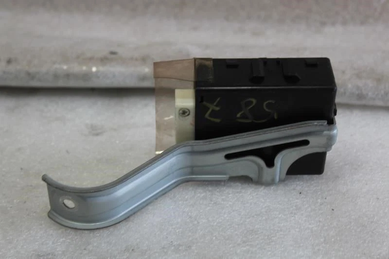 TOYOTA MR2 SPYDER 2000 2001 2002 2003 2004 2005 MÓDULO RELÉ LUZ DE CIRCULACIÓN Foto 2 de 4