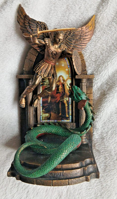 St Michael RARE LIMITED EDITION Bradford Exchange Bookend Collection 2014