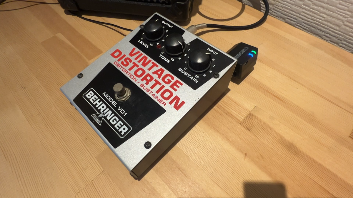 Behringer VD1 VINTAGE DISTORTION effect pedal for Guitar used