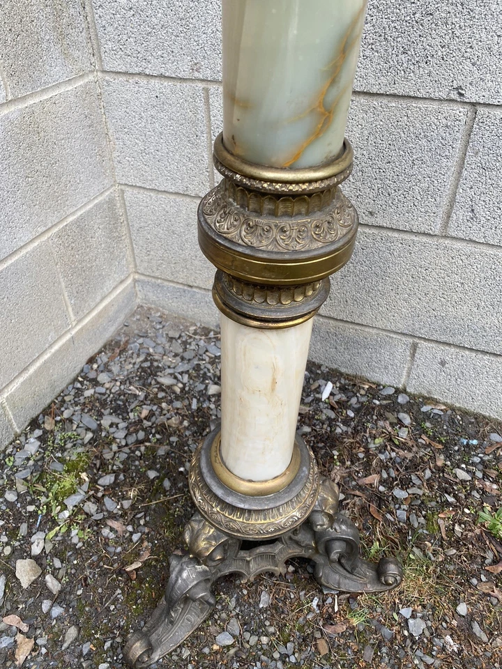 PEDESTAL VICTORIANO DE LATÓN Y ÓNIX Foto 4 de 4