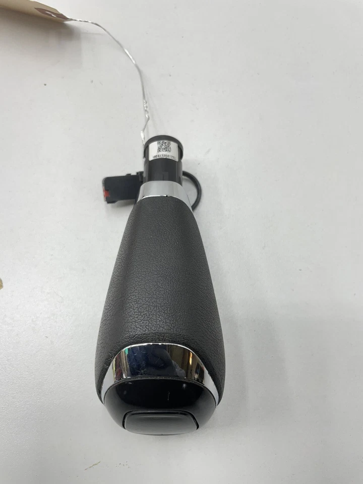 2016 CHEVROLET TRAVERSE FRONT CENTER CONSOLE GEAR SHIFTER HANDLE KNOB OEM - Image 2 of 4