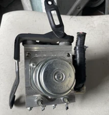 2016-2018 Honda HR-V ABS Anti Lock Brake Pump Control Module AWD CVT AT Assembly