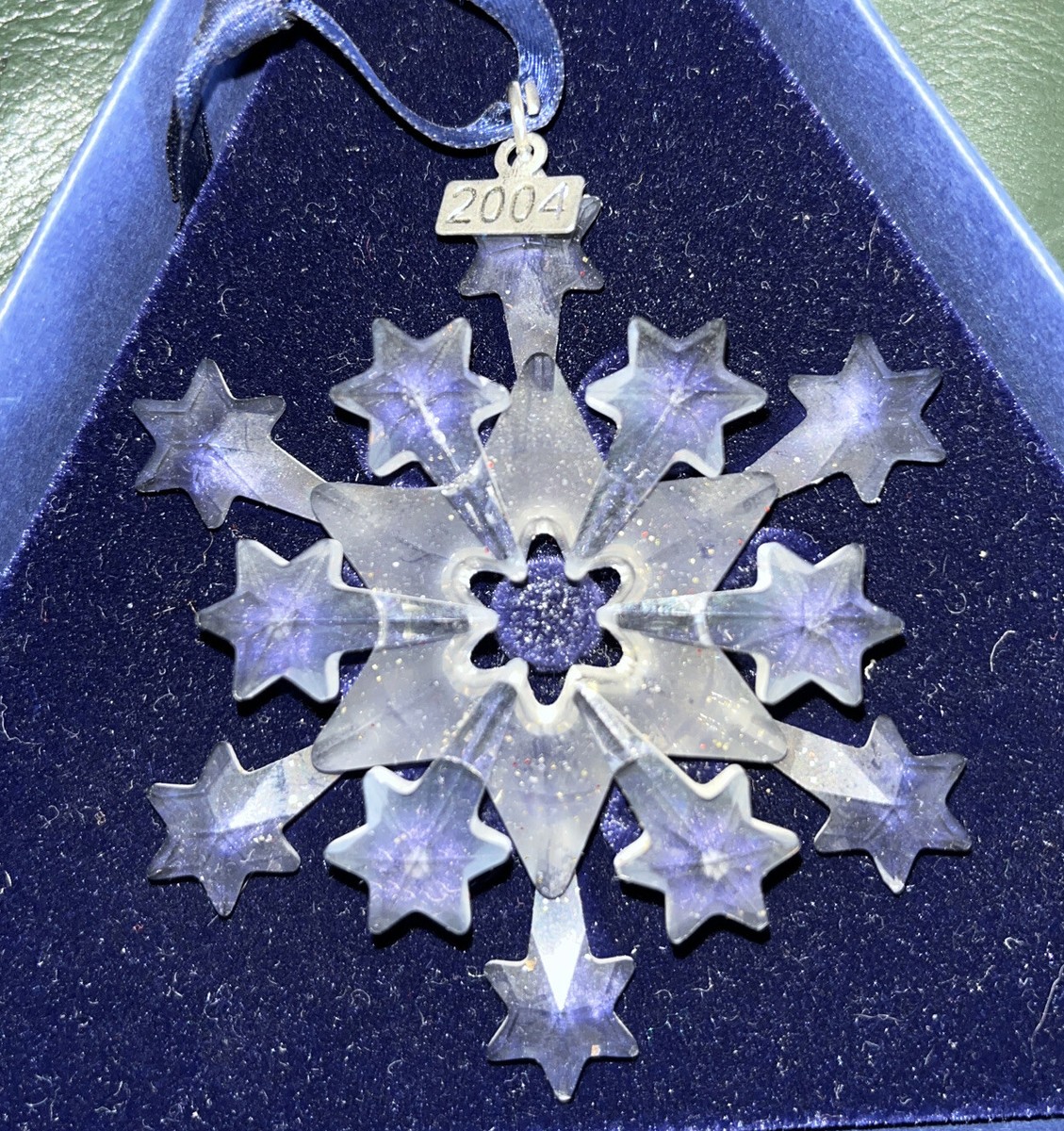 Swarovski Crystal 2004 SNOWFLAKE Annual Christmas Ornament
