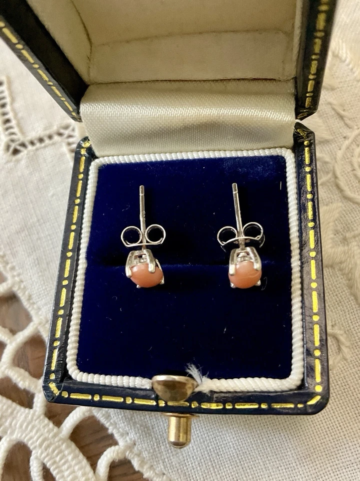 CORAIL ROSE PEAU D’ANGE VERMEIL OR BLANC ET ARGENT, ANCIENNES BOUCLES D’OREILLES - Photo 4/4