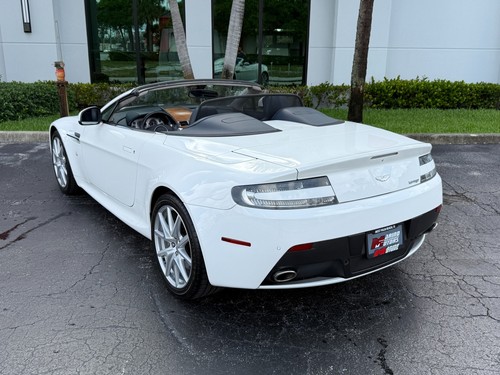 2014 Aston Martin Vantage Roadster - Picture 18 of 40