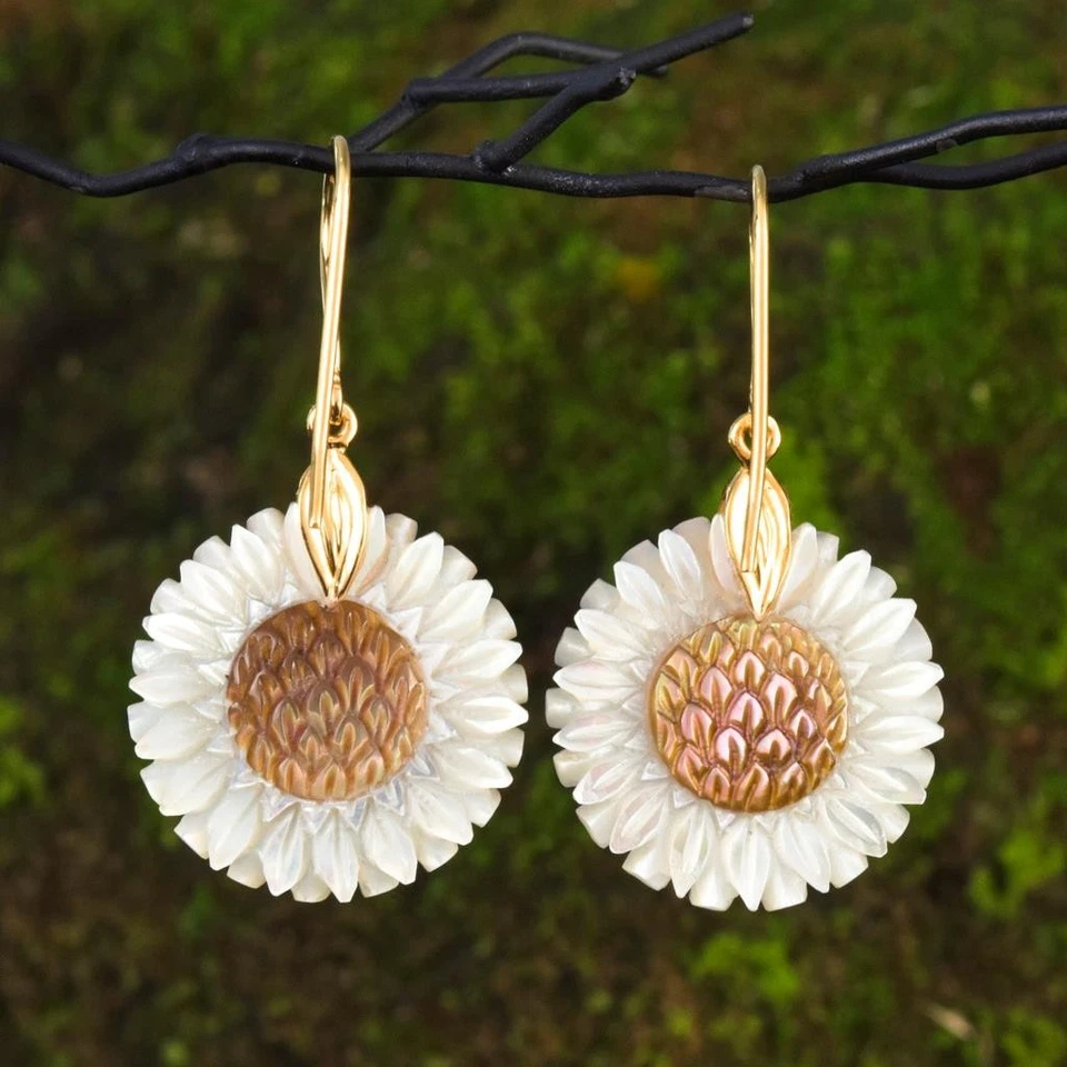 Pendientes de flores nácar y vermeil chapados en oro en plata de ley 5,11 g Foto 4 de 4