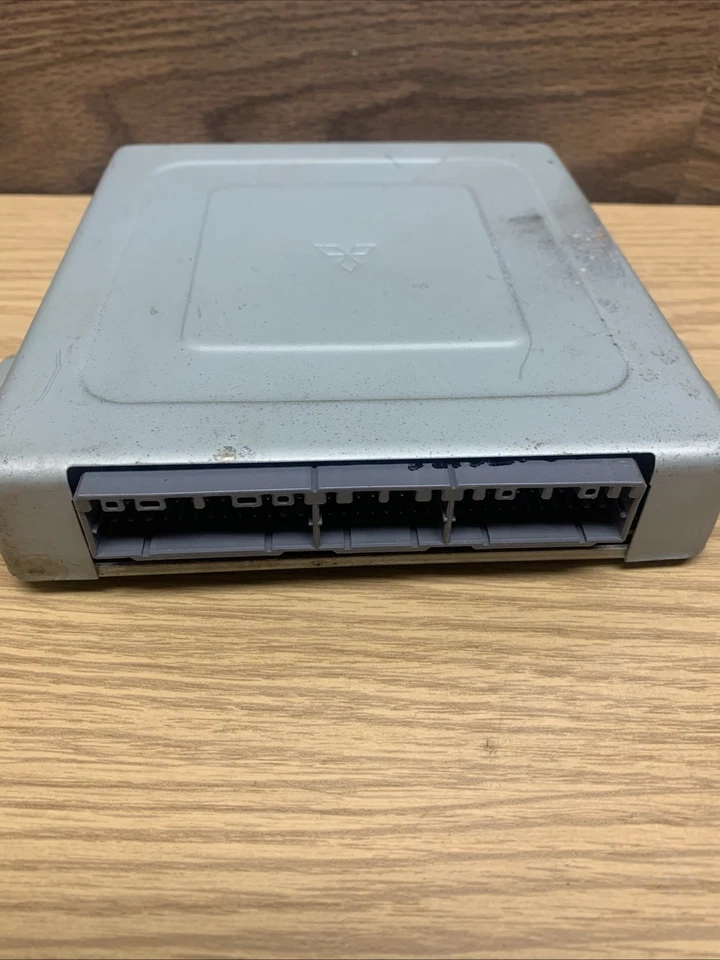 Unidad de módulo de control informático Suzuki Sidekick Tracker EcmEngine 97 ECM 3392072E0 Foto 3 de 4