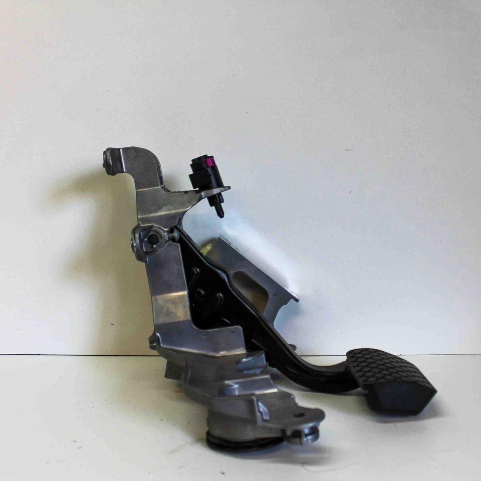 AUDI A6 4G2, C7, 4GC Brake Pedal 4H1723140A 3.0 Petrol 228kw 2012 14504796 - Image 2 of 4