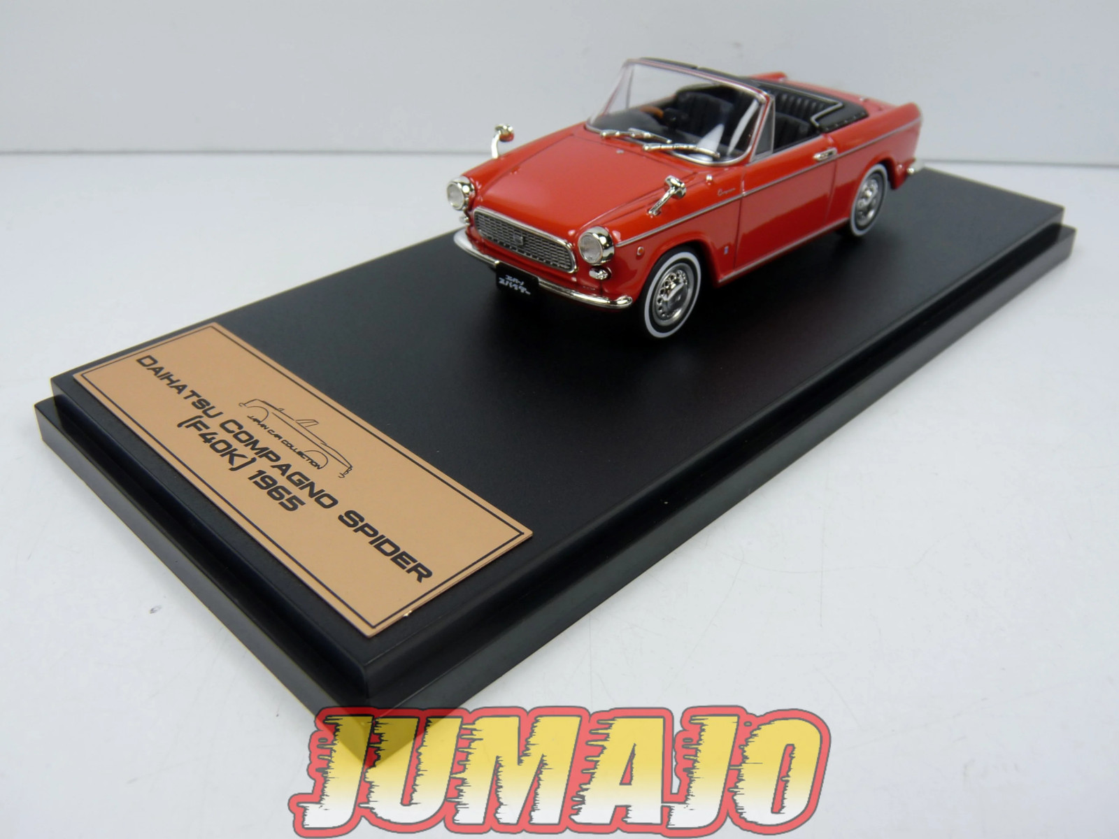 Daihatsu Compagno Spider 1965 1/43 Hachette Japon pour décorer un bureau de passionné d'auto vintage