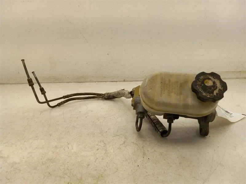 98 99 00 01 02 03 04 Cilindro maestro de freno Chevrolet Corvette 18060785 Foto 4 de 4