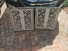 IRIS USA 24"- 39" Dog Gate, Plastic Pet Gate Indoor, Expandable, 1 Pack, Gray