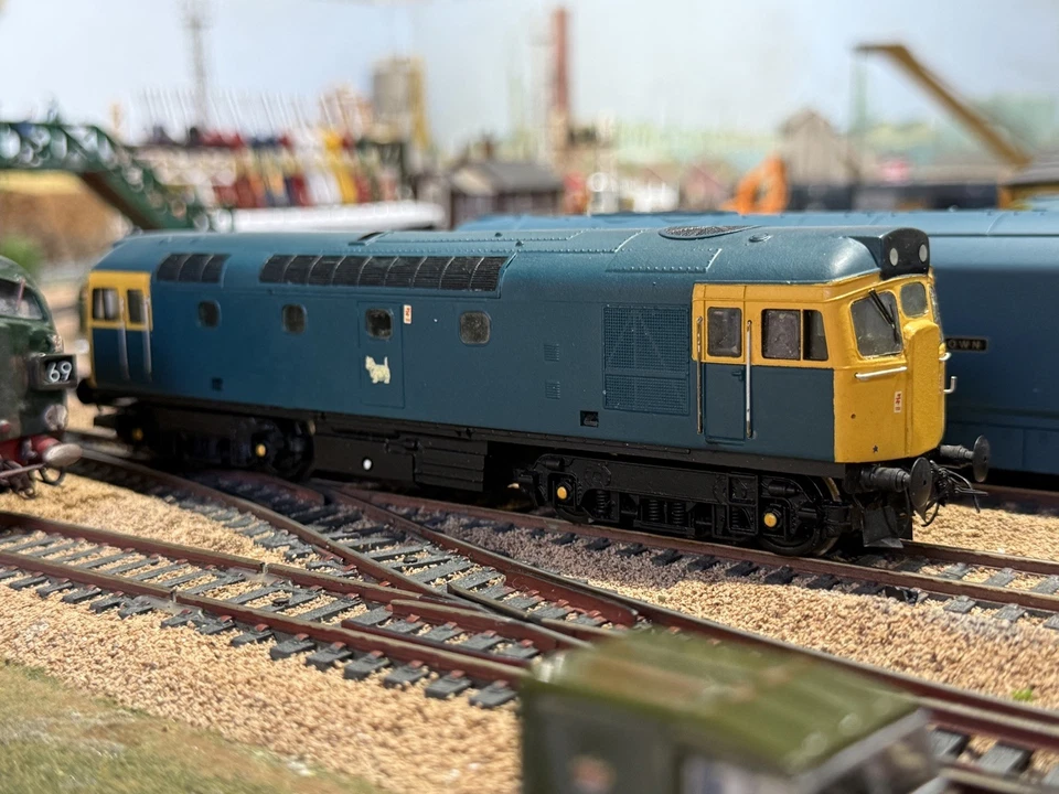 Lima Class 26 Highlands BR Blue Domino Headcodes OO Diesel Loco Fully Serviced - Image 4 of 4