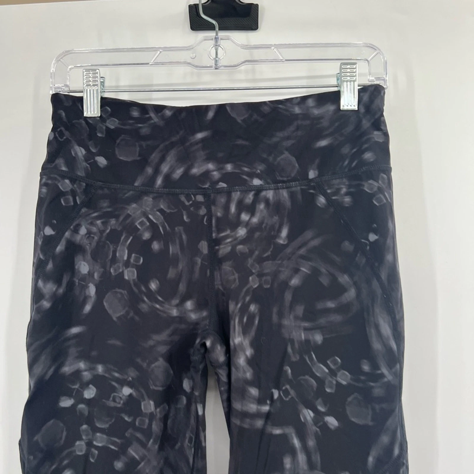 sweaty-betty printed cropped leggings