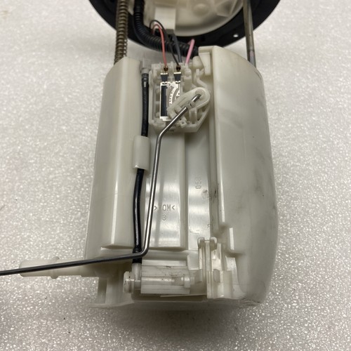 2010 2011 2012 Mazda CX-7 Fuel Pump Assembly 2.5L - Picture 9 of 11