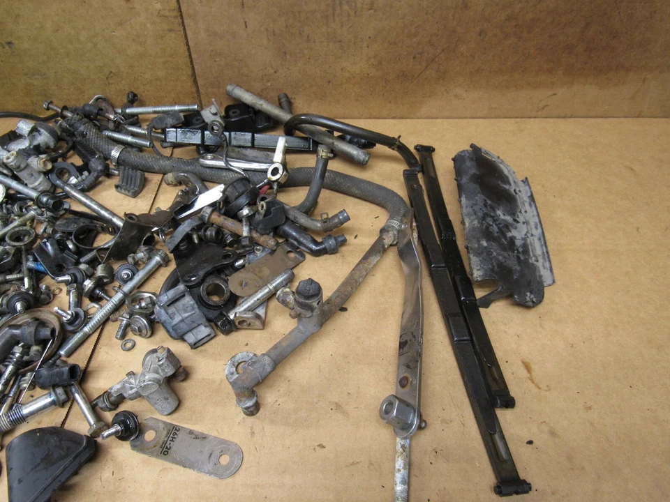 1983 Yamaha Venture Royal XVZ12TDK Разное Рама Двигателя Гайки Болты Винты - Изображение 2 из 4