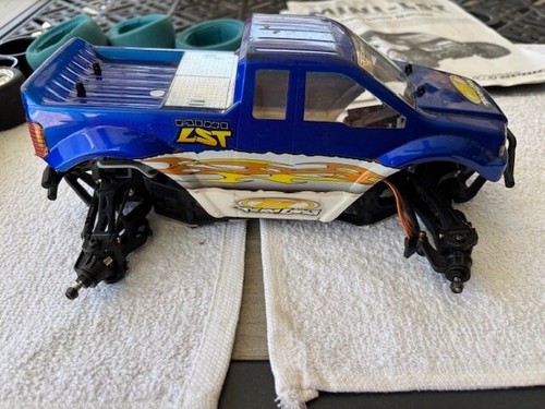 1/18 Scale Team Losi Mini LST Monster Truck 4X4 R/C Electric Truck Not complete