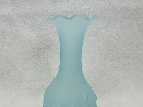 Vintage Imperial Blue Satin Glass Vase Floral Pattern 6 1/4" Original Sticker - Picture 3 of 10