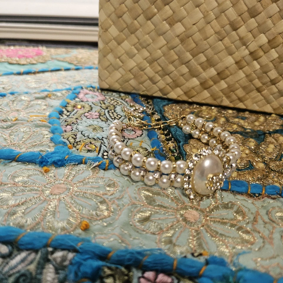 Pulsera de diseñador de diamantes de imitación de oro con perlas bisutería de diseñador  Foto 2 de 4