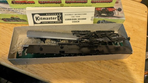 2 KITMASTER ROSEBUD BATTLE OF BRITAIN "BIGGIN HILL" MODEL KIT & CORRIDOR 2  - Bild 2 von 5