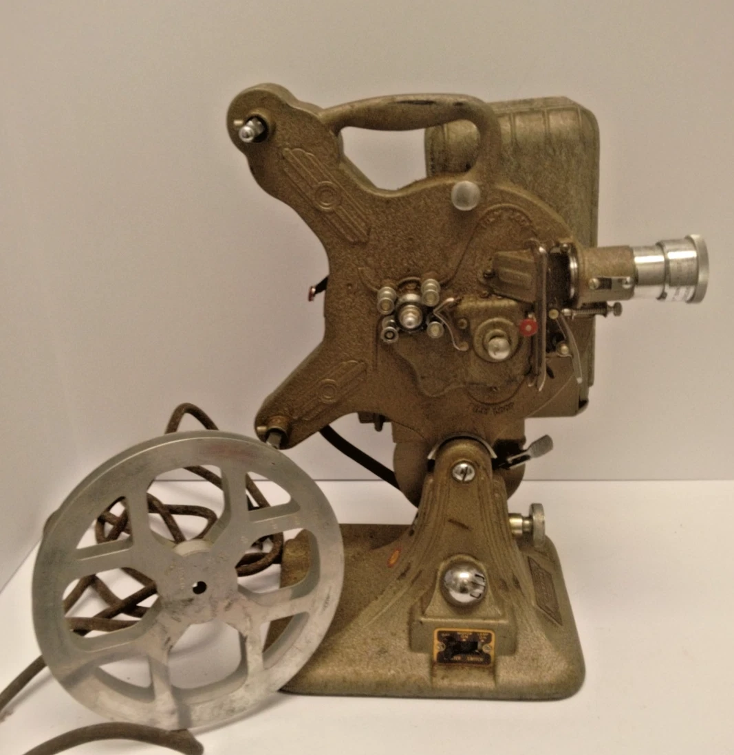 オリンパス ガストロプロジェクター レトロ Keystone 16mm Vintage Projector and Screen for sale | eBay
