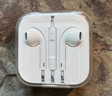 Apple EarPods 3.5mm Wired Earbuds Headphones Genuine New for iPhone iPad Mac
