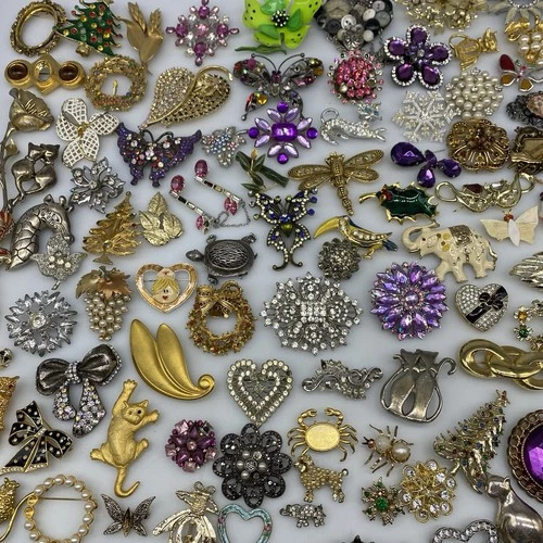 Huge Lot 100 Vintage BROOCH Pins AS IS Broken Craft Rhinestone Costume Jewelry A