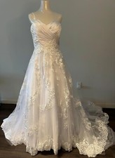 Elegant and luxurious wedding dress. New. For the Special Bride on her Special.