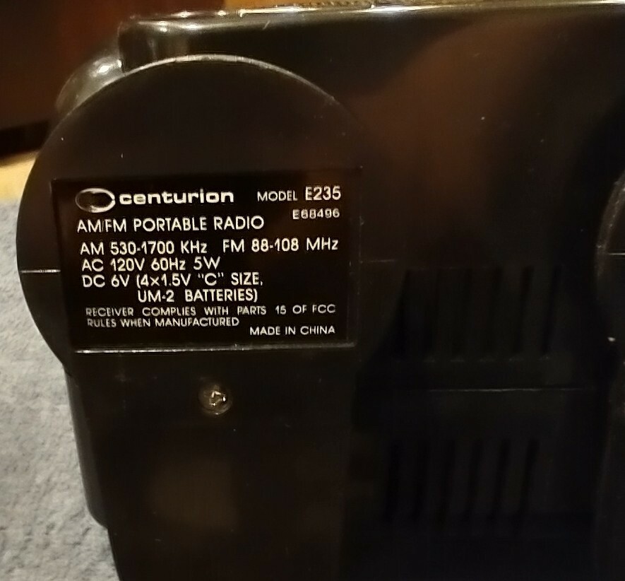 Portable Radio Centurion E235 AM/FM Dual Power UrbanKitchens.co.uk