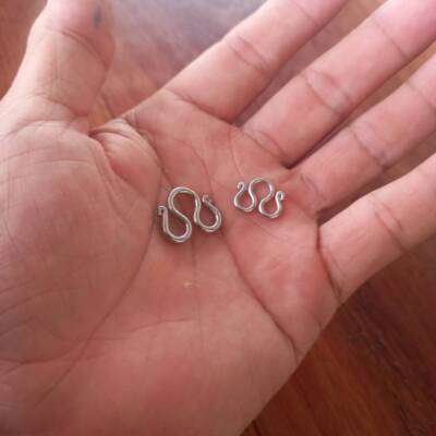 B01 (4 Pcs )Stainless Steel m hook for Necklace phra thai buddha amulet pendant