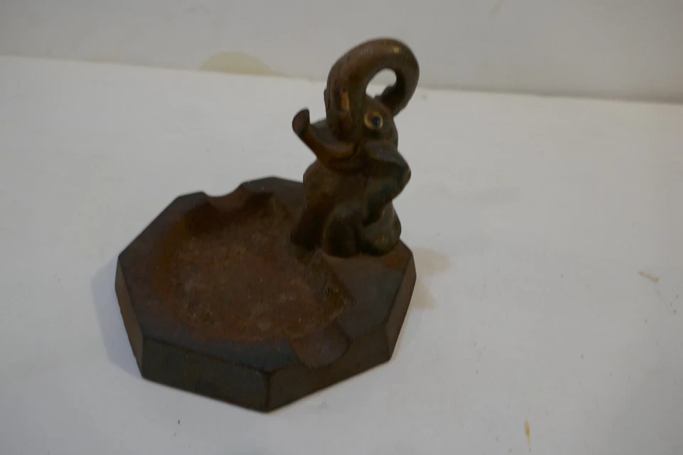 Precioso cigarro elefante de hierro fundido antiguo, cenicero para cigarrillos, ANTIGUO Foto 2 de 4