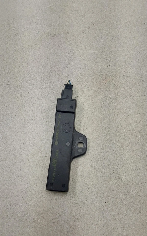 Sistema de entrada sem chave antena BMW X3 2011-2016 FABRICANTE DE EQUIPAMENTO ORIGINAL 9220832-02 - Imagem 3 de 4