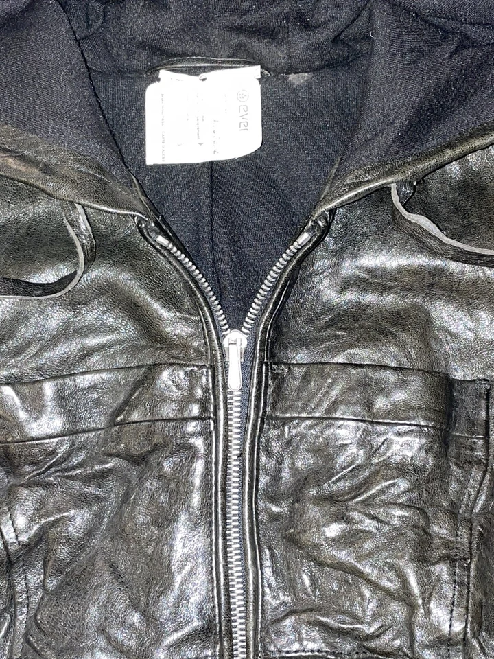 Chaqueta de motociclista Ever Brand Los Feliz con capucha negra de cuero arrugado XS Foto 2 de 4