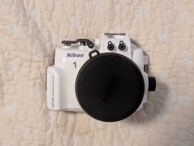 NEW Nikon Waterproof Camera Case WP-N2 For Nikon 1 J1 or J2 White