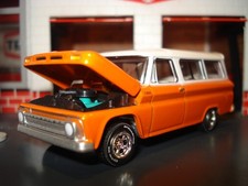 1965 CHEVROLET SUBURBAN EDIZIONE LIMITATA 1/64 AW ANNI 60 B.F. GOODRICH PNEUMATICI AGGIUNTI
