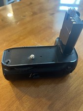 For a Nikon MB-D80/D90 Multi Power Battery Pack Grip for D80,D90 model no. D90