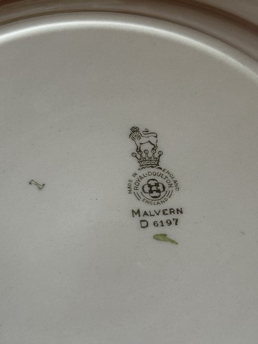 Set of 8 - Royal Doulton Malvern Dinner Plates Floral Pattern 10.5" D6197 - Picture 2 of 3