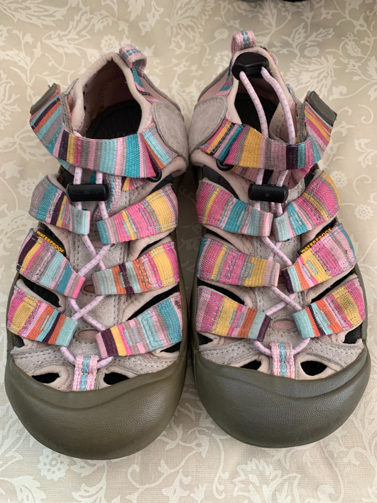 Scarpe sandali Keen bambino taglia 2 giovani rosa grigio multicolore lavabili ad acqua righe