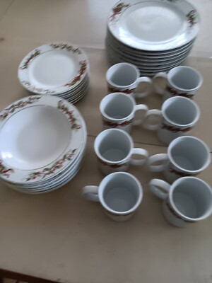 DINNERWARE CHRISTMAS SERVICE OF - Main Image