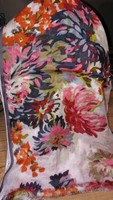 Victorian Trading Co Floral Mum Medley Scarf on sale Victorian Trading Co Floral Mum Medley Scarf on sale