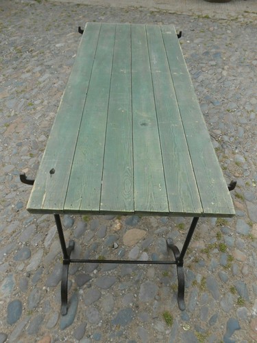 VINTAGE RUSTIC IRON AND PAINTED PINE TRESTLE TABLE - Picture 7 of 12