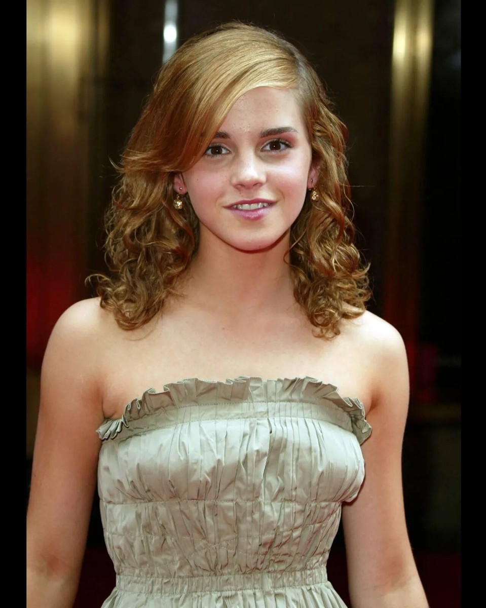 emma watson grey dress Emma Watson's Red Carpet Style