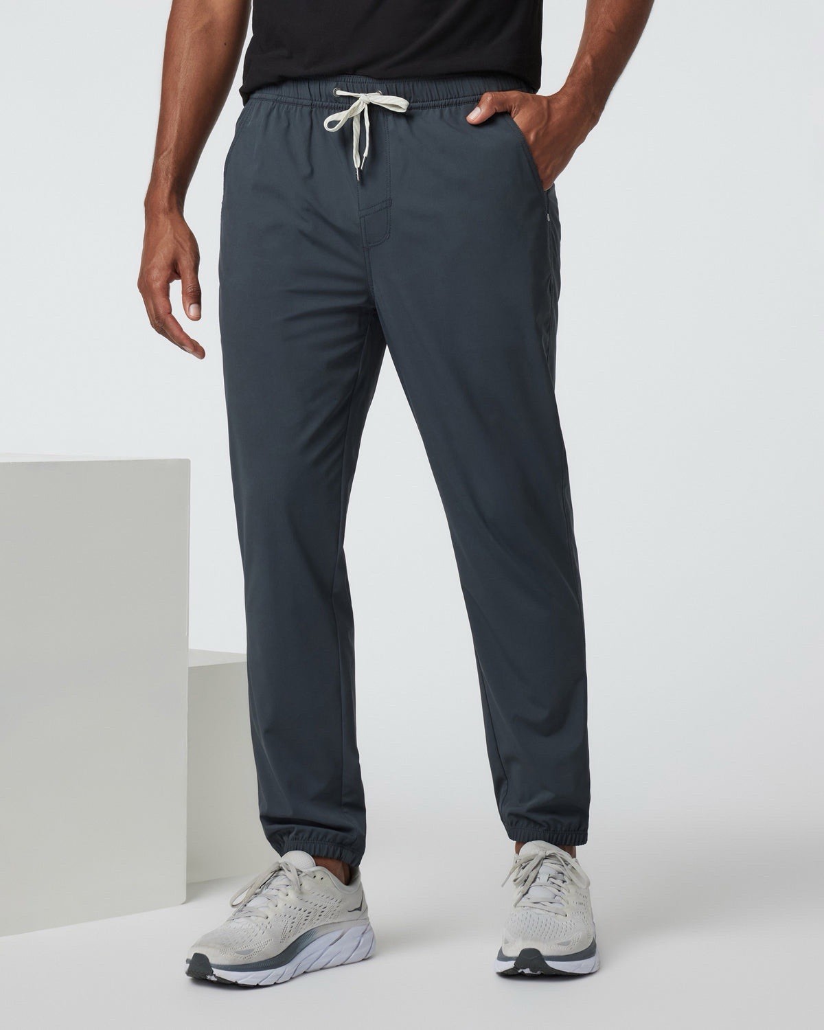 Vuori Men's Kore Jogger Pants Large Teal Performance Athletic Lined Stretch V456