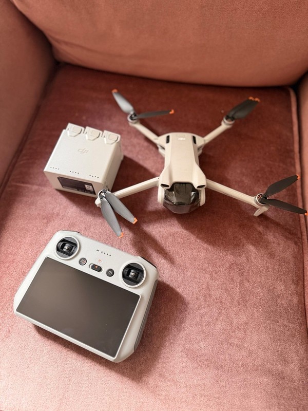 DJI Mini 3 Fly More Combo + DJI RC + 3 Batteries