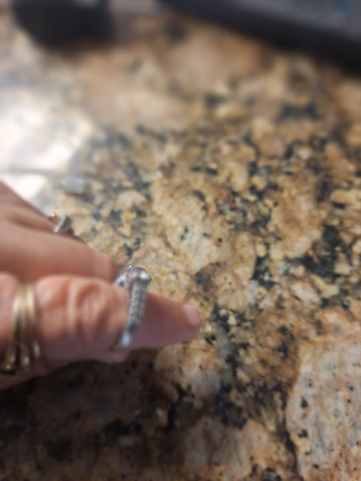 Silver Ring Size 7(?) Marked 925 - image 5