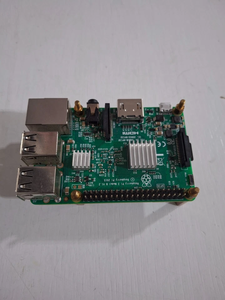 Raspberry Pi 3 Model B Quad Core 1.2GHz 64bit CPU 1GB RAM WiFi & Bluetooth 4.1 - Image 3 of 3