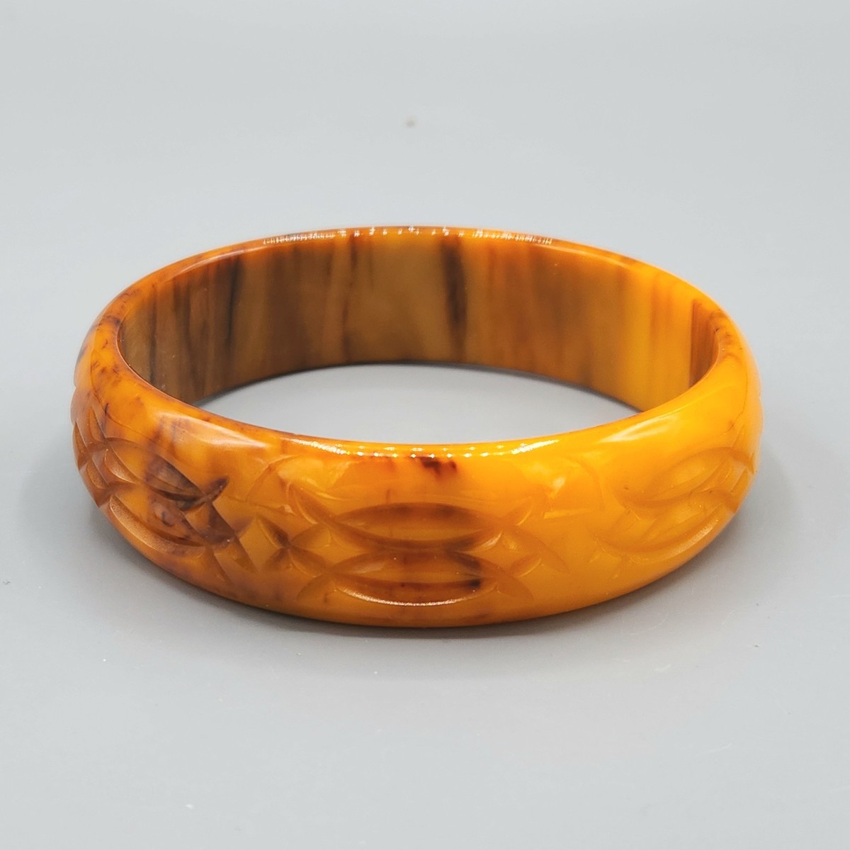 Carved Bakelite Butterscotch Brown Marble Bakelite Bangle Bracelet 8" TESTED View 2
